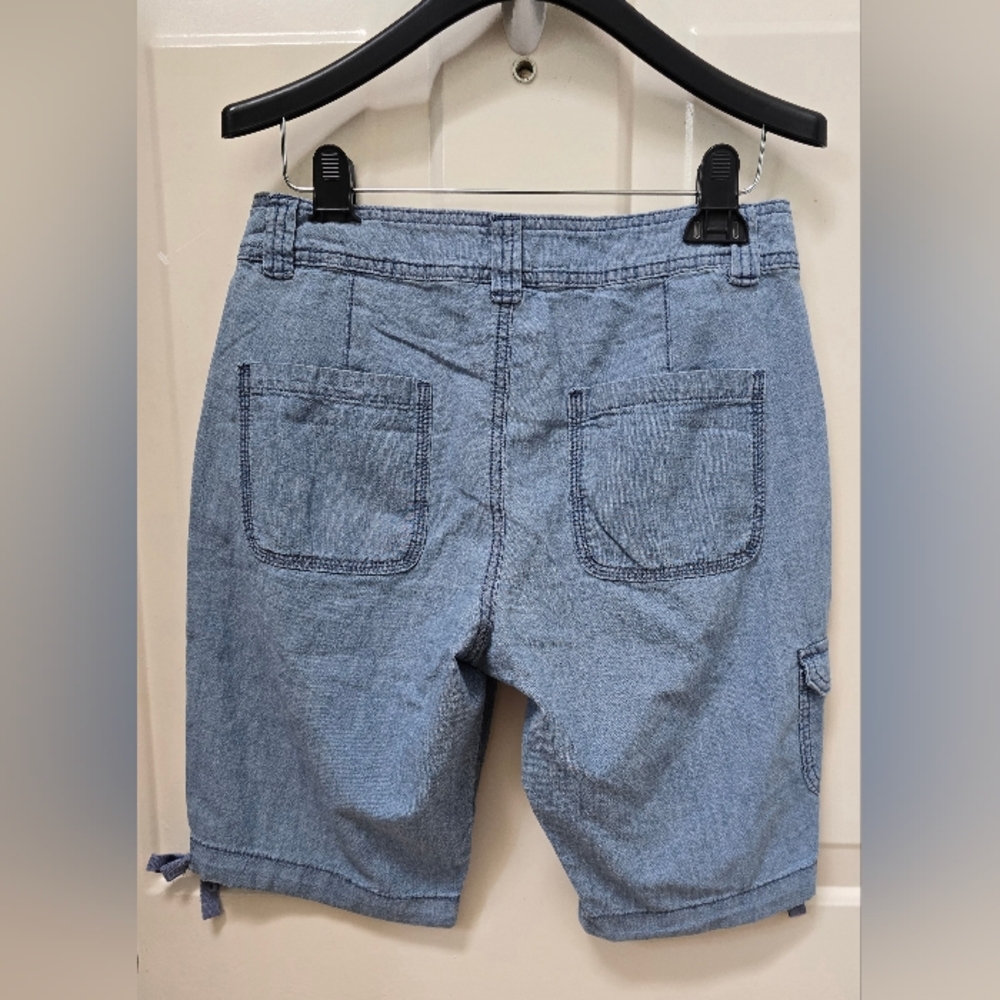 St. John's Bay Women Blue Light Bermuda Denim Shorts Size 4-NWOT - Picture 3 of 12